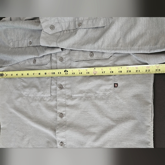Mountain Hardware Medium Gray Canyon Button Up Long Sleeve Performance S… - Picture 3 of 16